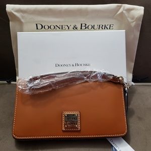 New Dooney & Bourke large wristlet
